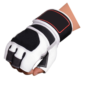 ถุงมือยกน้ำหนักแบบเปิดนิ้ว พร้อมสายรัดข้อมือปรับได้และที่รองรับฝ่ามือ สำหรับการฝึกซ้อมในยิม - Product Image 4