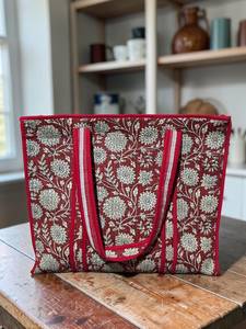 Sac fourre-tout en coton matelassé fait main de qualité supérieure, fermeture à glissière, grand format 18x18 pouces, imprimé floral, peint à la main, sac à bandoulière réutilisable pour femmes - Product Image 1