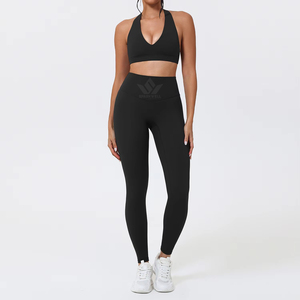 Conjunto Deportivo de Yoga de 3 Piezas para Mujer, con Tirantes Cruzados, Espalda Descubierta, Sujetador Deportivo con Escote en V Profundo, Pantalones Cortos de Cintura Alta, Elásticos y Transpirables para Gimnasio y Fitness - Product Image 3