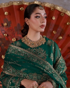 609 Hermosa Camisa Corta de Viscosa para Fiestas y Ocasiones Especiales con Sharara para Mujer, por WS Pakistan - Product Image 6