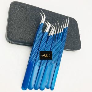 Pince à épiler professionnelle en acier inoxydable noir massif avec logo personnalisé, poignée diamantée durable pour extensions de cils, couleur durable - Product Image 1