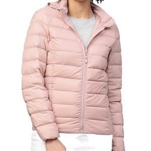 เสื้อแจ็คเก็ตพัฟเฟอร์ผู้หญิงสำหรับฤดูหนาว ปี 2023 ผลิตตามแบบ OEM ระบายอากาศได้ดี บุด้วยผ้าฝ้าย  บุขนแกะมาตรฐาน ลายเรียบ  ขายส่ง รับออกแบบตามสั่ง ODM - Product Image 1