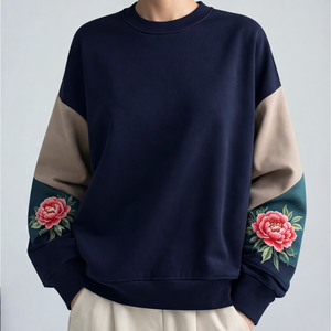 เสื้อสเวตเชิ้ตผู้หญิงลำลองแบบคัลเลอร์บล็อก ปักลายดอกโบตั๋น ทรงโอเวอร์ไซส์ คอกลม แบบสวมหัว-OEM/ODM เวียดนาม ฤดูใบไม้ผลิ/ฤดูหนาว - Product Image 1