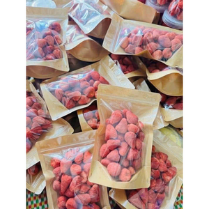 สตรอว์เบอร์รีอบแห้งทั้งลูก ไม่เติมน้ำตาล 100% ธรรมชาติแท้ กรอบอร่อย รสหวาน ความชื้น 8% บรรจุภัณฑ์สุญญากาศ รับผลิตแบบ OEM ปรับแต่งได้ - Product Image 2