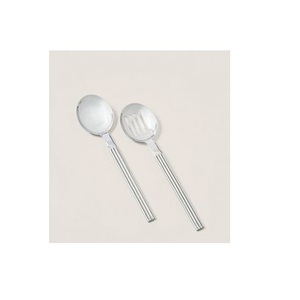 Ensemble de saladiers en métal au design minimaliste, parfait pour une esthétique de table simple, propre et élégante. - Product Image 1