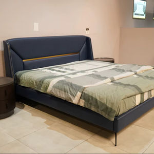 Cama King Size Moderna de Lujo, Tapizada en Cuero PU/Terciopelo/Tela, Cabecera Acolchada, con Recubrimiento en Polvo CRCA - Product Image 1