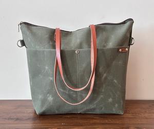 Sac fourre-tout en cuir et toile, couleur unie, broderie, imperméable, vintage, grande capacité, sac à bandoulière, sac à main, voyage, travail, shopping, durable - Product Image 1