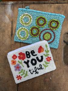 Monedero Decorativo Hecho a Mano con Patrones Artísticos de Hilo y Cuentas Texturizadas para Colecciones de Regalos de Diseñador - Product Image 6