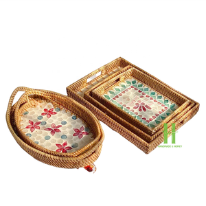 Plateau élégant en rotin et nacre avec poignée Assiettes à vaisselle avec variété de motifs Plateau de service Ramadan du Vietnam - Product Image 1