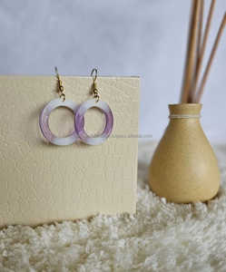Pendientes de resina con diseño moderno y elegante para mujer, accesorios de moda, regalos de Acción de Gracias, fabricante de marca privada, personalizado - Product Image 6