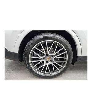 Porsche Cayenne 3.0 2024 con Caja de Cambios Automática, Volante a la Izquierda, Asientos de Cuero, Cámara Trasera, 27,916 km - Product Image 5