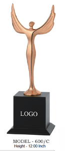 Trophée féminin en métal avec base en bois noir Modèle 600 Plaqué or, argent, cuivre Durable Récompense promotionnelle - Product Image 3