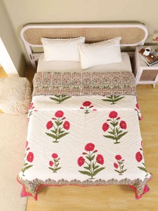 Edredón Tradicional Bordado de Algodón con Patrón Floral Rojo para Ropa de Cama, Uso en Todas las Estaciones - Product Image 6