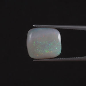 โอปอลสีขาวธรรมชาติ พลอยหลวม 7.08 กะรัต ทรงคุชชั่น 14x12.5 มม. รับรองโดย IGI เจียระไนด้วยมือ ขัดเงา ขายส่งเครื่องประดับ - Product Image 1