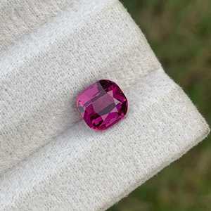 Pierre précieuse naturelle de grenat rhodolite rose framboise, taille coussin, claire et sans défaut, pour la fabrication de bijoux, vente en gros - Product Image 3