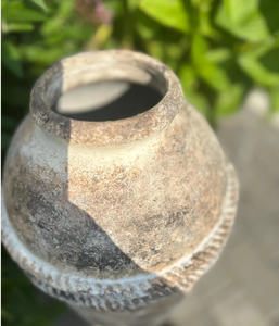 Vase de sol décoratif en poterie rustique, style antique, grande amphore, finition patinée, détail corde, accent de décoration intérieure - Product Image 2