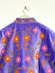 Chaqueta Corta de Terciopelo y Algodón Tejida a Mano y Bordada |   Abrigo Boho con Estampado Floral de Cachemira |   Prendas Artesanales de Otoño-Invierno para Mujer | - Product Image 5
