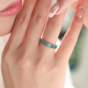 Anillo de Oro Rosa Sólido de 14K con Esmeralda Zambiana Cultivada en Laboratorio, Corte Baguette de 3x1.5mm, Anillo de Boda de Lujo con Piedras Preciosas de Eternidad Completa - Product Image 2