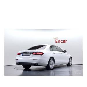 Mercedes-Benz Classe E E250 Exclusive 2023, 21 911 km, boîte automatique, caméra de recul, sièges en cuir, conduite à gauche - Product Image 2