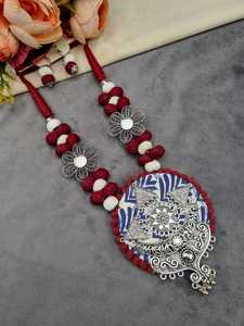Ensemble collier et boucles d'oreilles assorties en argent oxydé, motif floral, fait main, style ethnique tribal, bijoux élégants - Product Image 6