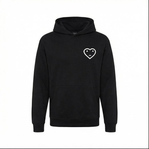 Sweat-shirt à capuche noir pour homme avec imprimé cœur, poche avant, style décontracté, coupe classique, vêtement d'automne - Product Image 1