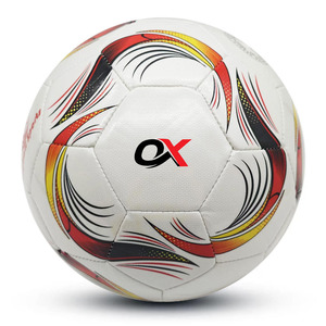 Ballons de football sur mesure fabriqués par Oxva Industries Football Factory, cousus à la machine, en cuir PU. - Product Image 1