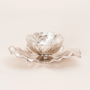 Cuenco de metal pulido hecho a mano con borde acanalado, estilo glamuroso para exhibir comida en fiestas - Product Image 4