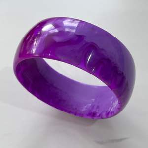 Brazalete de Resina Artesanal India Colorido con Adornos, Colección de Moda Étnica Tradicional y Festiva RR Enterprises para Mujer - Product Image 6