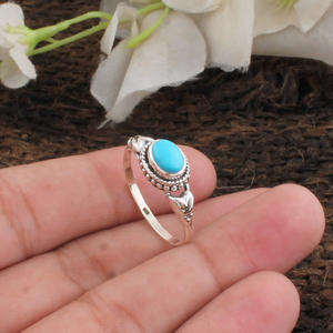 Bague Solitaire Classique Bohème Faite à la Main en Argent Sterling 925 avec Turquoise Ovale Sertie Clos, Certifiée Mariage de Jaipur - Product Image 5