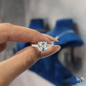 Anillo de Compromiso con Diamante Cultivado en Laboratorio, Corte Cojín, 3 Quilates, Banda Pavé Catedral, Oro Blanco de 10K, Anillo Nupcial de Lujo - Product Image 3