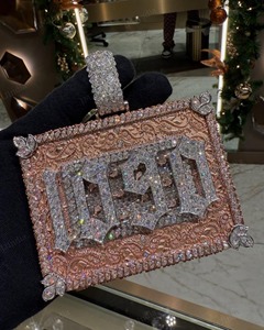 Colgante de Número Iced Out con Diseño Paisley, Bicolor, Plata de Ley, Moissanita, Lujo, Chapado en Oro, Unisex - Product Image 2