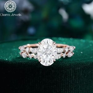 Bague de fiançailles classique pour femme Charm Jewells, trois pierres en moissanite taille coussin, monture à griffes en argent 18 carats, certifiée IGI - Product Image 1