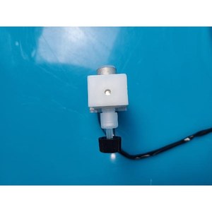 Módulo Sensor de Caudal TOKYO KEISO F04-1065433 (0.4 ~ 2 L/Min) Usado Como Pieza de Repuesto para Equipos Semiconductores Legacy - Product Image 2