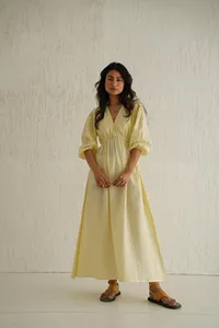 Vestido largo amarillo de verano para mujer, de tela de algodón, con cuello en V, manga abullonada, holgado, informal, estilo bohemio - Product Image 2