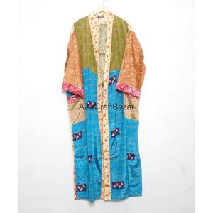 Robe Kimono Vintage en Soie, Style Bohème, Tenue de Détente, Cache-maillot de Festival, Patchwork Fait Main en Sari et Soie Recyclée, Respirante, Col en V, Cordon de Serrage - Product Image 1