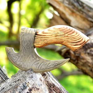 Cuchillo para Pizza Vikingo en Oferta, Cuchillo para Pizza de Acero Inoxidable Forjado a Mano con Mango de Madera y Funda de Cuero - Product Image 1