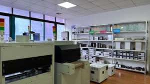 Sistema <span class=keywords><strong>de</strong></span> curado UV LED portátil en el sitio para revestimiento UV <span class=keywords><strong>de</strong></span> <span class=keywords><strong>madera</strong></span> y secado <span class=keywords><strong>de</strong></span> pisos <span class=keywords><strong>de</strong></span> vinilo emitido en color púrpura - Product Image 6