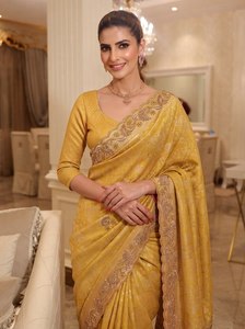 Sari en soie jaune avec bordure brodée, tenue de mariage indienne traditionnelle pour femmes - Product Image 3