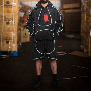 Ensemble personnalisé veste zippée et short en nylon coupe-vent, ensemble short et sweat à capuche, survêtement - Product Image 4