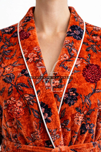 ชุดกิโมโนกำมะหยี่สีส้มไหม้ลายดอกไม้สุดหรูสำหรับผู้หญิง งานแฮนด์เมด ชุดคลุมลำลองสำหรับใส่ตอนเช้าช่วงฤดูร้อน คอวี - Product Image 2