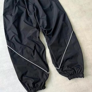 Conjunto de Pantalones y Chaqueta Cortavientos Unisex Personalizado, Oversize, Negro Reflectante, de Algodón y Poliéster, Tejido con Estampado, Teñido, para Primavera - Product Image 3