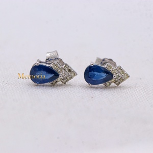 Boucles d'oreilles clous en saphir bleu et diamant en forme de poire, or blanc massif 18 carats, bijoux fins faits à la main pour femmes - Product Image 3