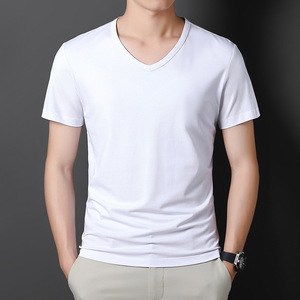 Camiseta de manga corta para hombre, de algodón modal y seda helada, con diseño de logotipo personalizado OEM bordado e impreso, de color sólido, cuello en V, de alta gama, para verano. - Product Image 4