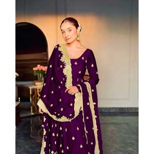 Robe de soirée brodée de créateur - Pent et Dupatta Robe de soirée avec travail de séquence - Product Image 6