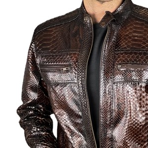 Chaqueta de hombre con botones cubiertos y mangas largas, de poliéster con relleno de algodón grueso, cuello alto, logotipo frontal, duradera, transpirable y cortavientos. - Product Image 4