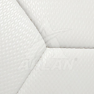 Balones de fútbol con características de manejo equilibrado, diseñados para entornos de entrenamiento activo. - Product Image 5