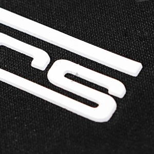 Etiqueta de Silicona de Alta Calidad con Logotipo, Diseño Nuevo, Silicona 3D Termoadhesiva, Corte Láser Personalizado, Rollo Deportivo Resistente - Product Image 1