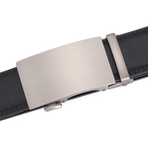 Ceinture en cuir véritable pour homme, personnalisée, classique, décontractée, ajustable, avec boucle en alliage à verrouillage automatique, respirante et imperméable - Product Image 4