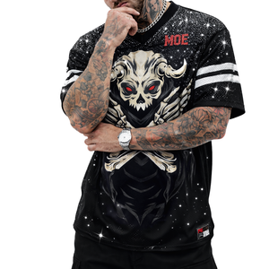 Camiseta Deportiva de Fútbol Americano para Hombre con Gráfico de Calavera con Cuernos y Pedrería, Estilo Oversize, Estampado por Sublimación - Product Image 3
