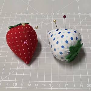 AA0283 Strawberry <b>Pin</b> Cushion | Hand <b>Sewing</b> Accessories|Strawberry Shape Cloth <b>Pin</b> Cushion With Colorful <b>Pins</b> <b>Sewing</b> Accessory - Product Image 5